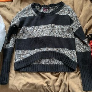 Crop sweater size XL but fits like a medium/large